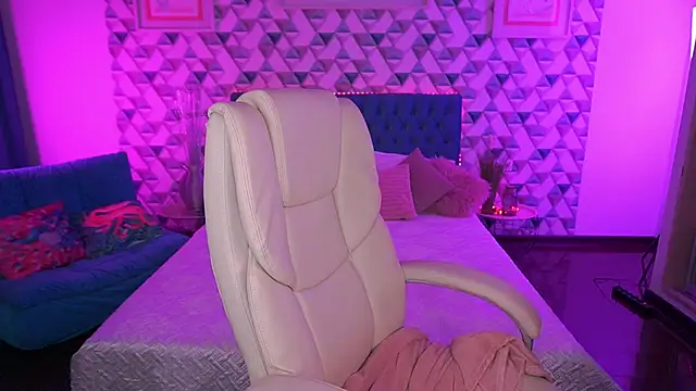 VikVikLove webcam