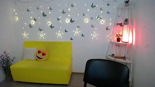NikaMayu webcam
