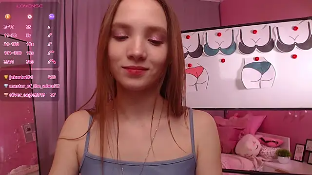 Adria_Arjona webcam