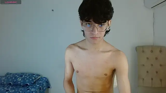 noah_millerx webcam