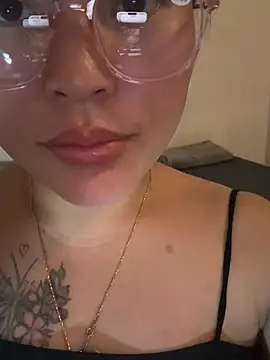 Lina-Naughty webcam