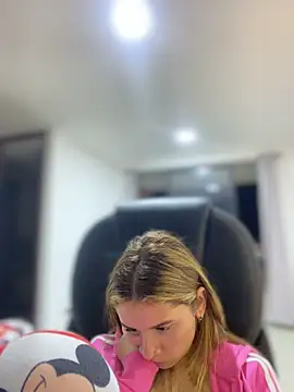 alison_parkerr09 webcam