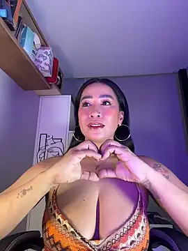 AsianMilfSheryl webcam