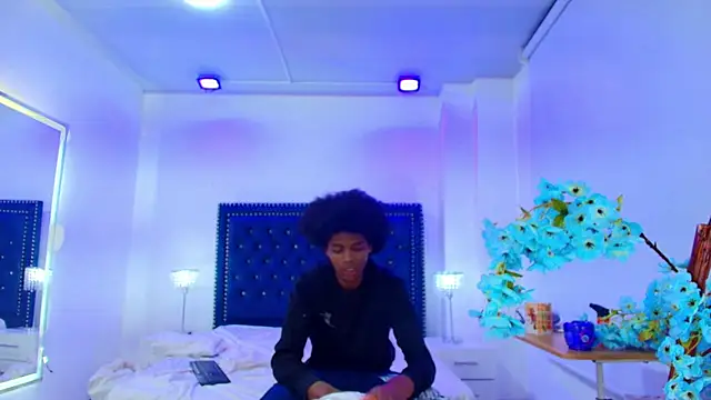Cristal_and_luke webcam