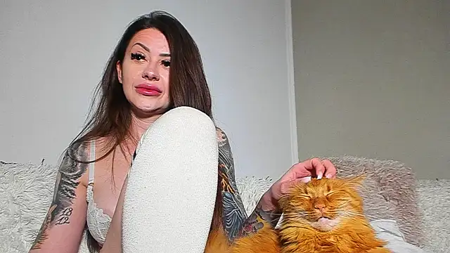 BrianaDiamondXXX webcam