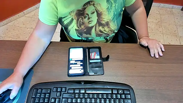NikkiHolland webcam