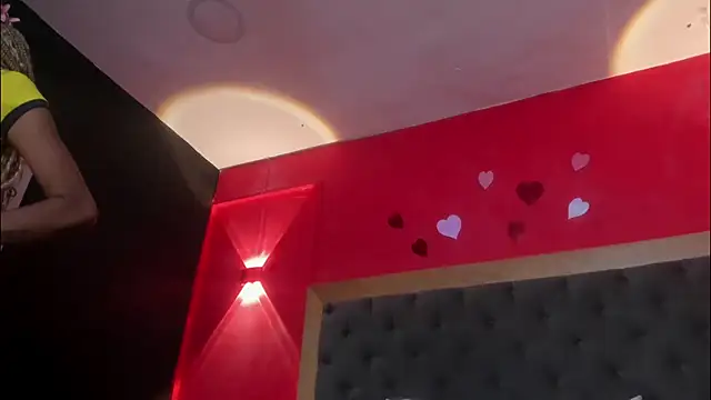 YayaHilton webcam