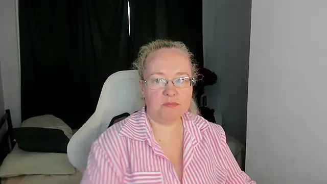 ViolaSmithh webcam