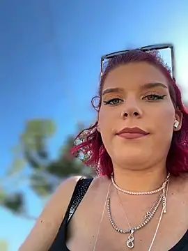 RiriRoseey webcam