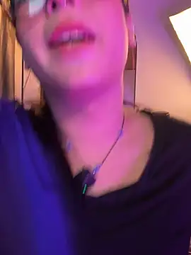 Yuri_Stars webcam