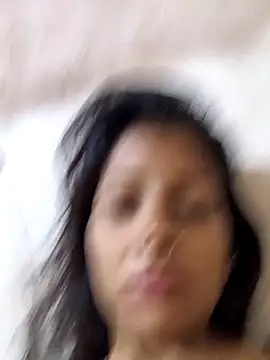 Gud_girl_Nilu webcam