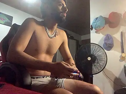 Nooneisthis webcam