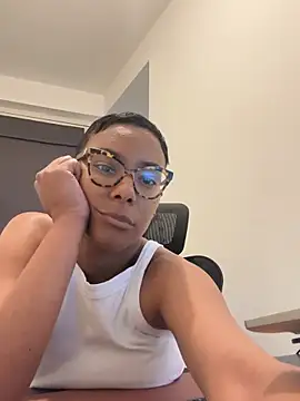 Melia_Rayne webcam