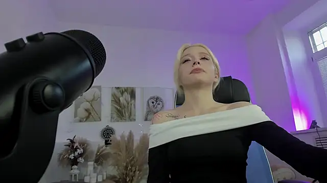 AvaDaviis webcam