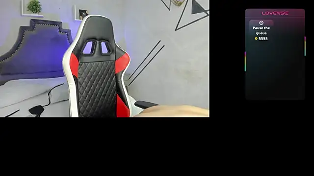 NahomiRichards_ webcam