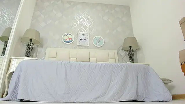 naia_cox webcam