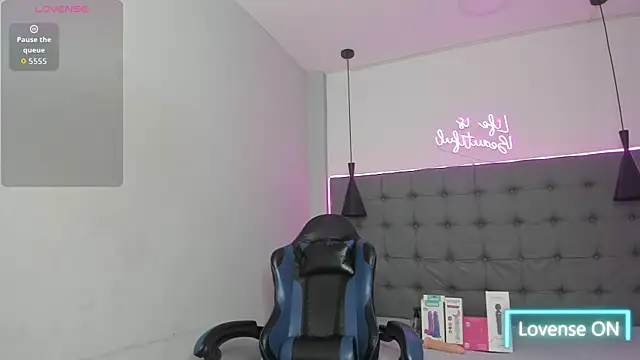 scarletcherry18 live sex cam