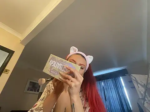FoxyValentine webcam
