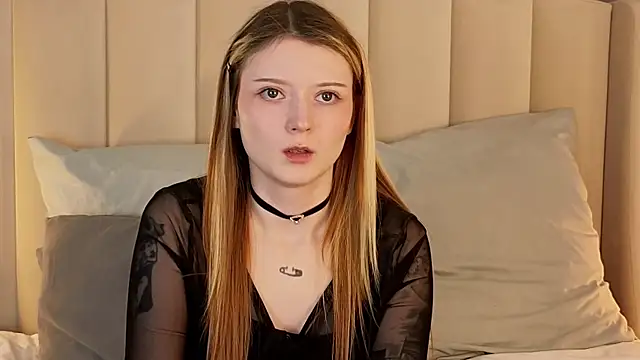 AlyssFrost webcam