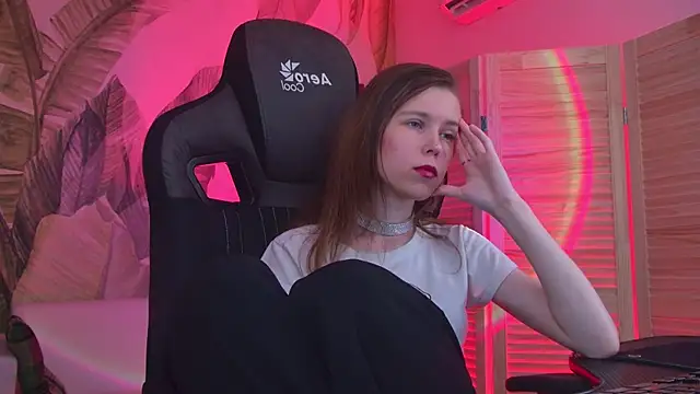 AriaGracen webcam