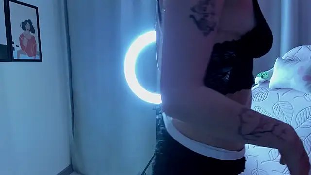LunaVogue webcam