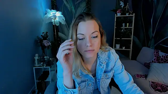 VireliaMoonfall webcam