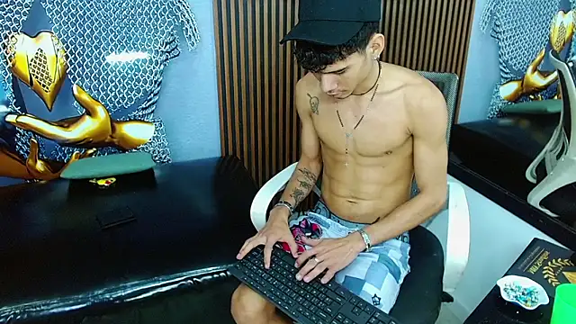 Skinny_cute_Alyer webcam