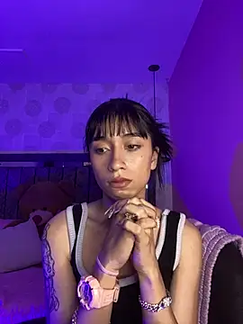 Alahia_pink_ webcam