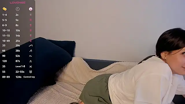 ElviraGounder webcam