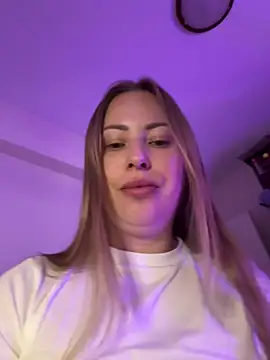 AlisaWhite webcam