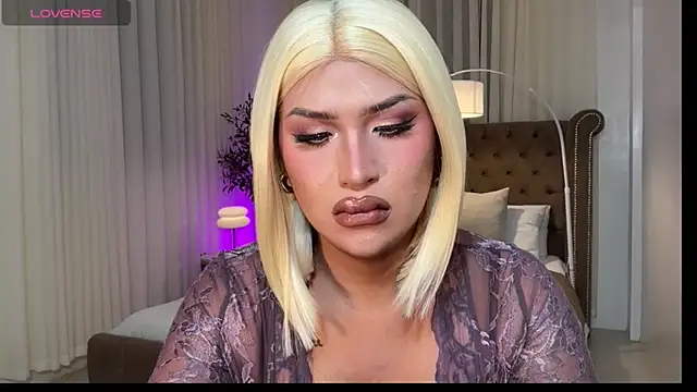 Your_Majesty_Tyra webcam