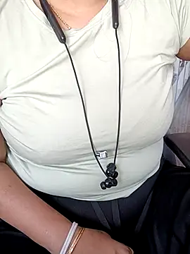 QueenHaryanaa webcam