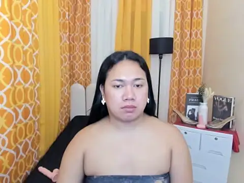 TsUncutKaren webcam