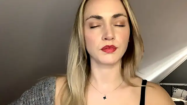 ScarlettSensitive webcam