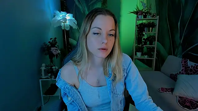 VireliaMoonfall webcam