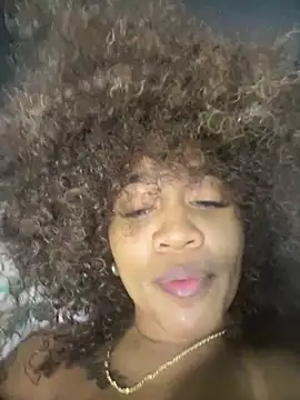 riri_brunnete webcam