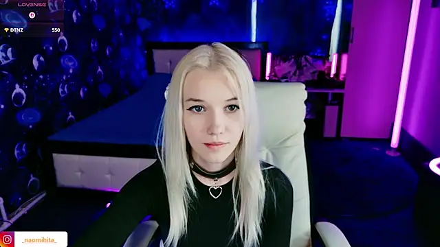 NaomiHita webcam