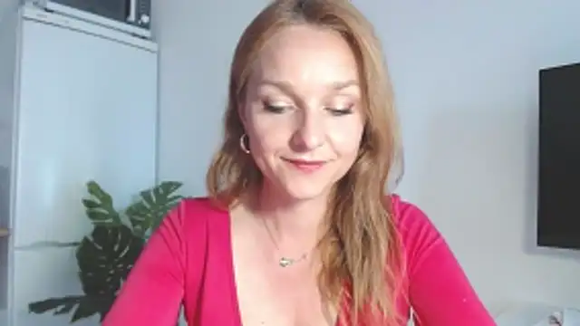 AliciaDesire webcam