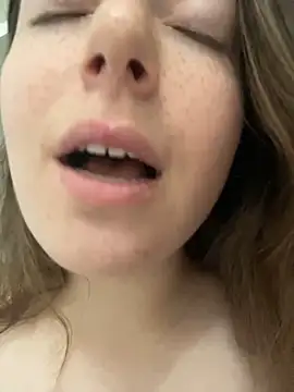 kate_nicepops999114 webcam