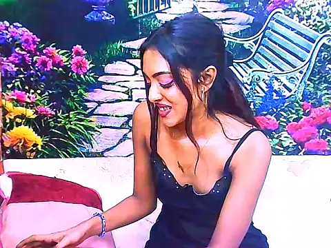 IndianPretty14u2Luv webcam