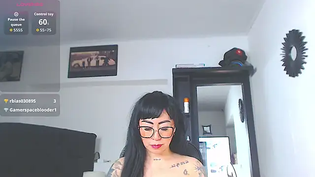 Vicky_hotmilf webcam