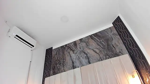 sarita_rouzze webcam