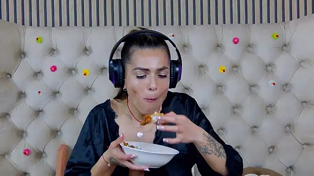 PlayfulShow webcam