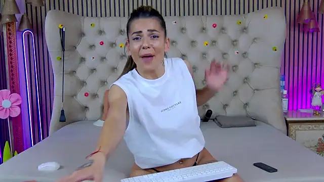 PlayfulShow webcam