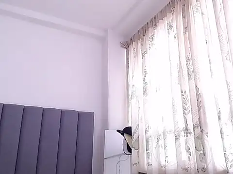 saara_johnson496 webcam