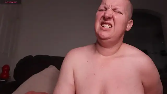 BellaBlueBBW webcam