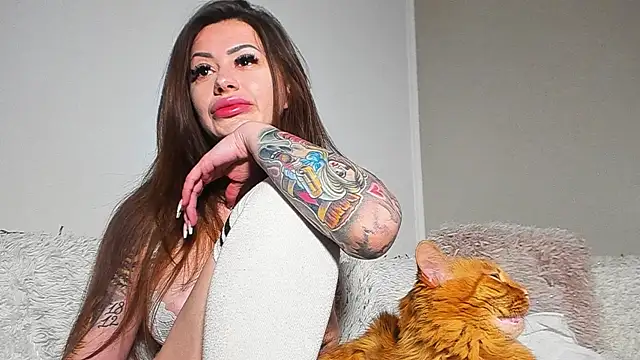 BrianaDiamondXXX webcam