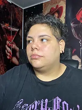 Hailey_Curvy webcam
