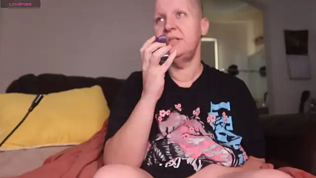 BellaBlueBBW webcam