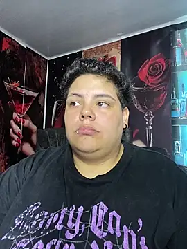 Hailey_Curvy webcam